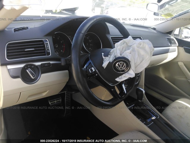 1VWDT7A31HC001708 - 2017 VOLKSWAGEN PASSAT R-LINE Ağ foto 5