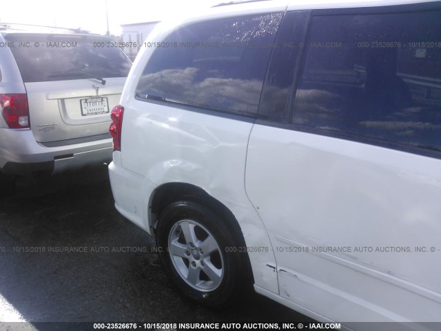 2C4RDGCG5CR324052 - 2012 DODGE GRAND CARAVAN SXT WHITE photo 6