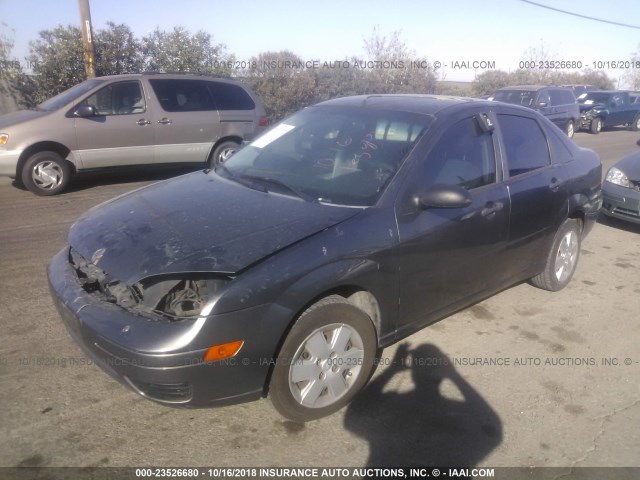 1FAHP34N07W297743 - 2007 FORD FOCUS ZX4/S/SE/SES 灰色 照片 2