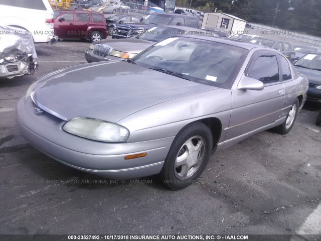 2G1WW12MXV9246123 - 1997 CHEVROLET MONTE CARLO LS Silber Foto 2