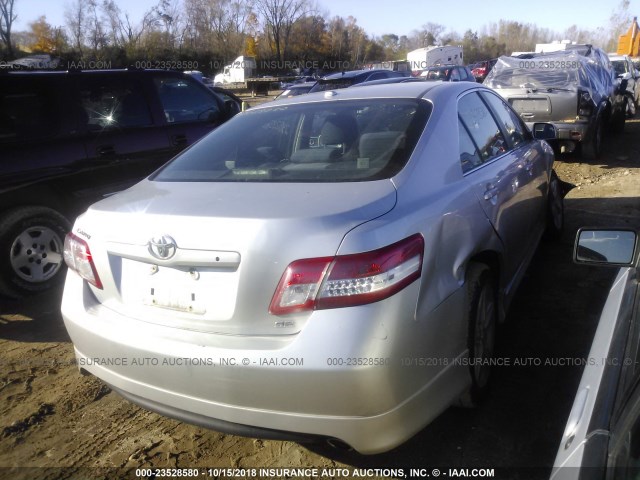 4T1BF3EK9AU069875 - 2010 TOYOTA CAMRY SE/LE/XLE SILVER photo 4