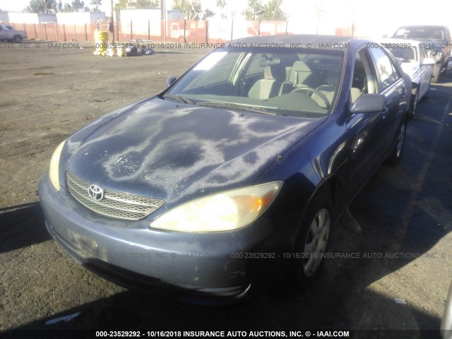 4T1BE32K83U260052 - 2003 TOYOTA CAMRY LE/XLE/SE BLUE photo 2