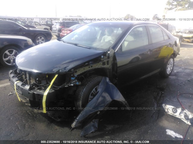 4T1BF1FK9EU447900 - 2014 TOYOTA CAMRY L/SE/LE/XLE Qara foto 2