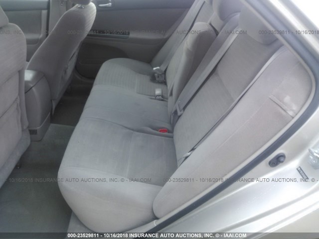 4T1BE32K45U020418 - 2005 TOYOTA CAMRY LE/XLE/SE GOLD photo 8
