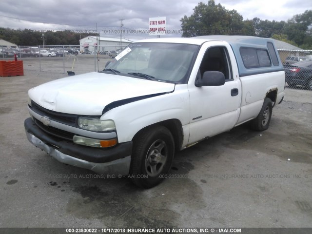 1GCEC14V82Z273680 - 2002 CHEVROLET SILVERADO C1500 WHITE photo 2