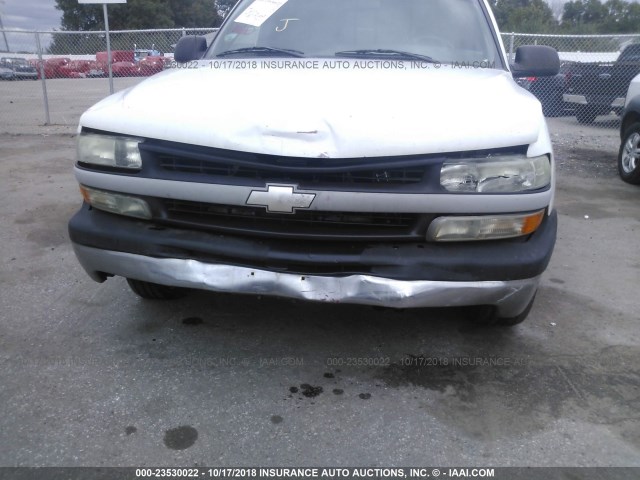 1GCEC14V82Z273680 - 2002 CHEVROLET SILVERADO C1500 WHITE photo 6