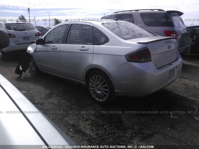 1FAHP3GNXAW114612 - 2010 FORD FOCUS SES SILVER photo 3