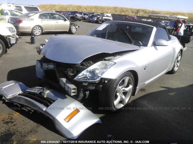 JN1BZ36A17M650123 - 2007 NISSAN 350Z ROADSTER SILVER photo 2