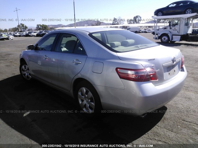 4T1BK46K77U020800 - 2007 TOYOTA CAMRY NEW GENERAT LE/XLE/SE SILVER photo 3