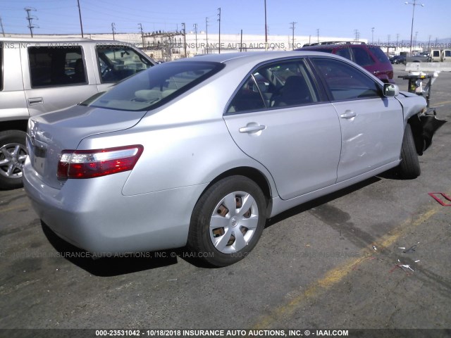 4T1BK46K77U020800 - 2007 TOYOTA CAMRY NEW GENERAT LE/XLE/SE SILVER photo 4