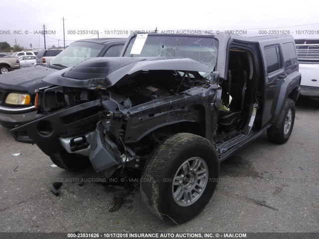 5GTEN13E288153098 - 2008 HUMMER H3 GRAY photo 2