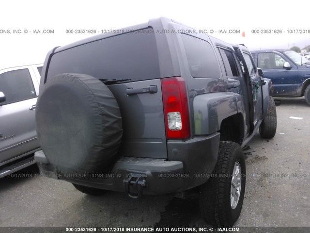 5GTEN13E288153098 - 2008 HUMMER H3 GRAY photo 4