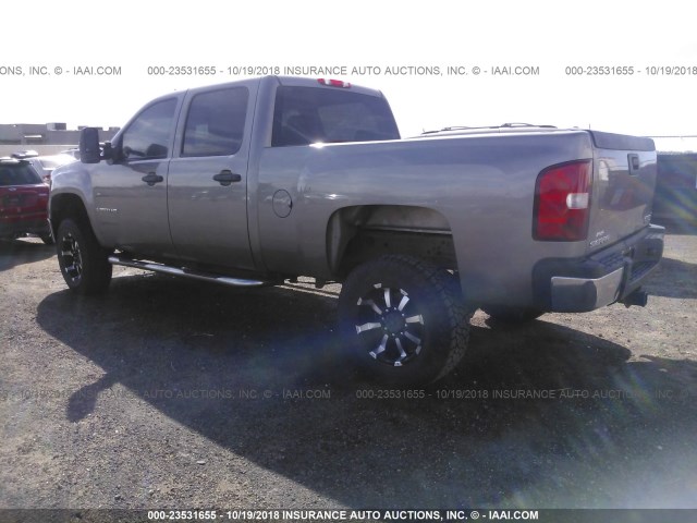 1GTHK43K29F148873 - 2009 GMC SIERRA K2500 HEAVY DUTY GRAY photo 3