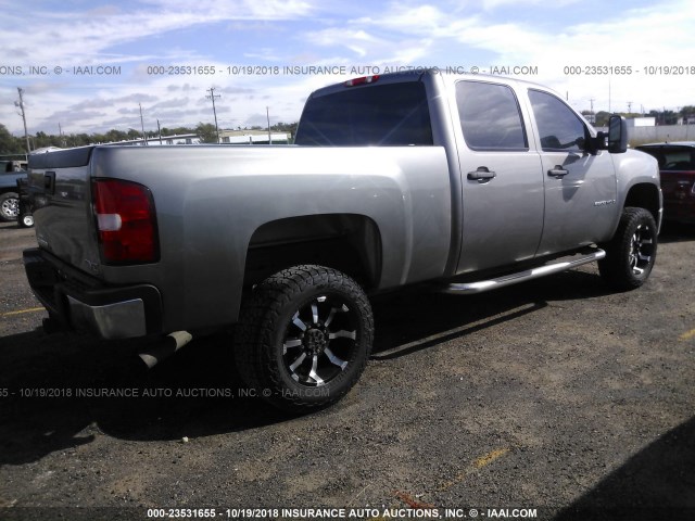 1GTHK43K29F148873 - 2009 GMC SIERRA K2500 HEAVY DUTY GRAY photo 4