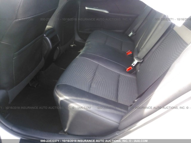 4T1BF1FK8EU854462 - 2014 TOYOTA CAMRY L/SE/LE/XLE Gümüş foto 8