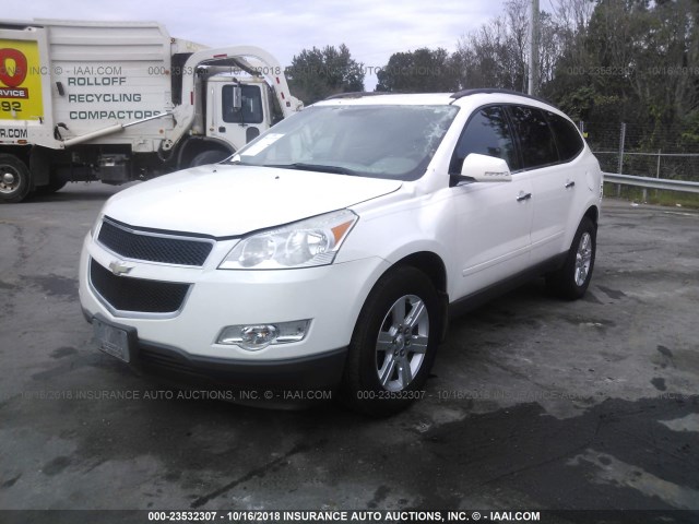 1GNLVFED0AJ248152 - 2010 CHEVROLET TRAVERSE LT WHITE photo 2