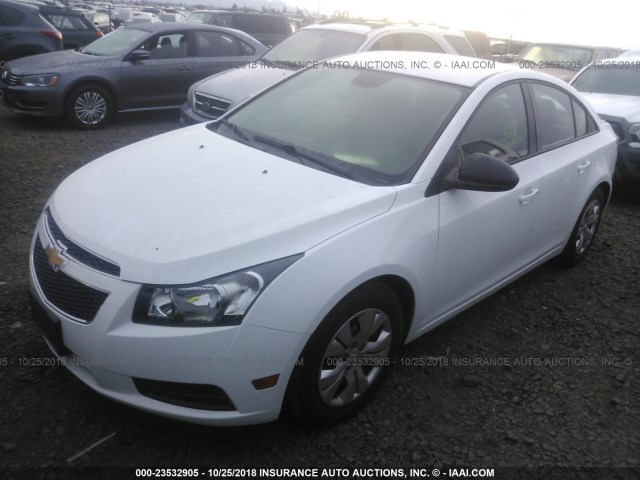 1G1PB5SG2D7289906 - 2013 CHEVROLET CRUZE LS WHITE photo 2