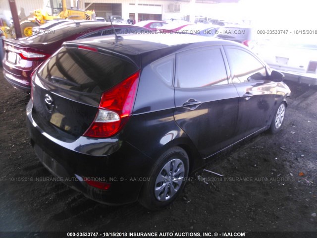 KMHCT5AE5HU356035 - 2017 HYUNDAI ACCENT SE BLACK photo 4