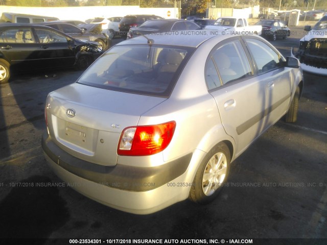 KNADE123066137636 - 2006 KIA RIO SILVER photo 4