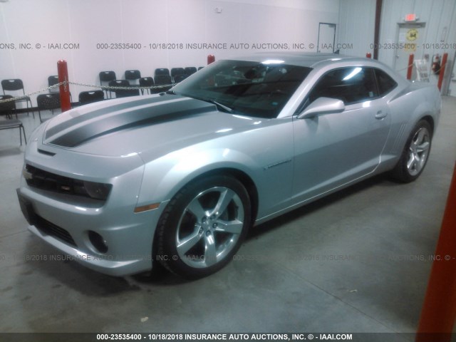 2G1FT1EW5B9111049 - 2011 CHEVROLET CAMARO 2SS SILVER photo 2