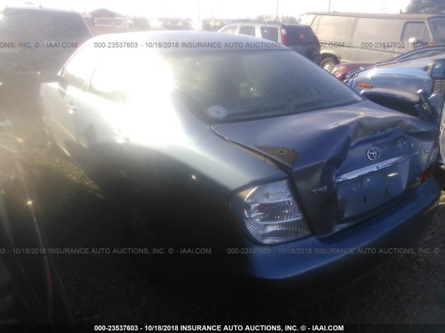 JTDBF30K520018068 - 2002 TOYOTA CAMRY LE/XLE/SE BLUE photo 3