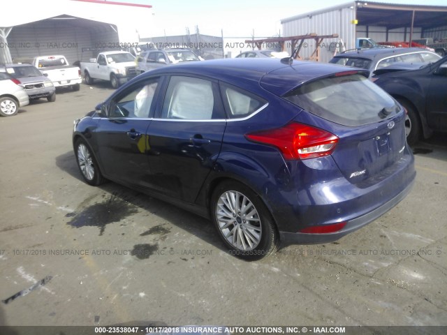 1FADP3N2XGL340456 - 2016 FORD FOCUS TITANIUM Dark Blue photo 3