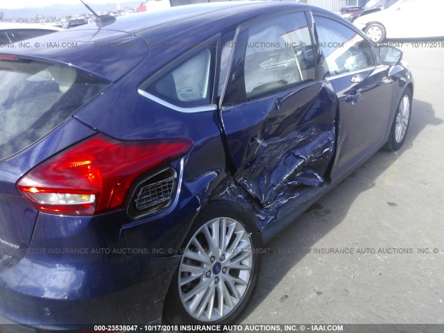 1FADP3N2XGL340456 - 2016 FORD FOCUS TITANIUM Dark Blue photo 6