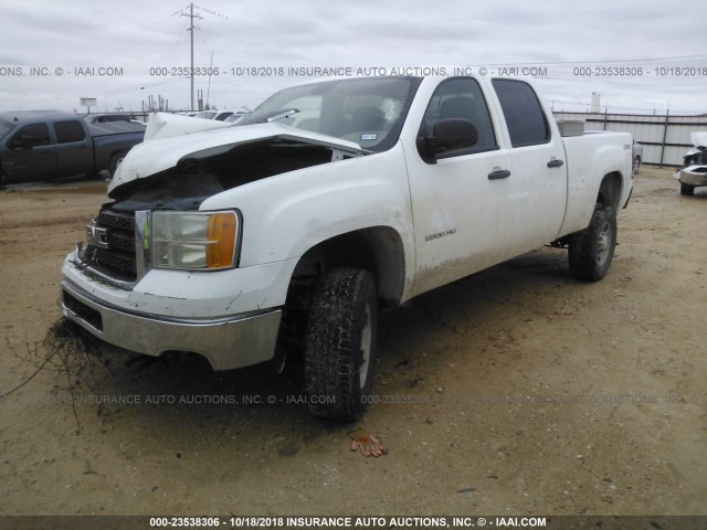 1GT12ZCG3CF193130 - 2012 GMC SIERRA K2500 HEAVY DUTY WHITE photo 2