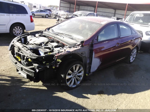 5NPEC4ABXBH216013 - 2011 HYUNDAI SONATA SE/LIMITED RED photo 2