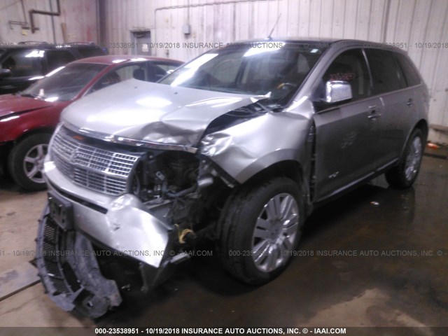 2LMDU88C58BJ21216 - 2008 LINCOLN MKX SILVER photo 2