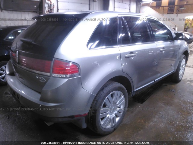 2LMDU88C58BJ21216 - 2008 LINCOLN MKX SILVER photo 4