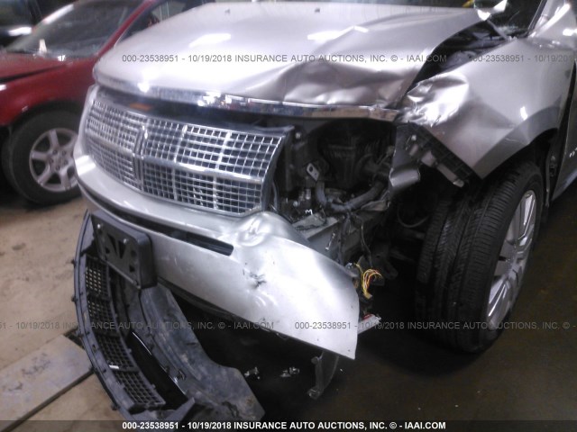 2LMDU88C58BJ21216 - 2008 LINCOLN MKX SILVER photo 6