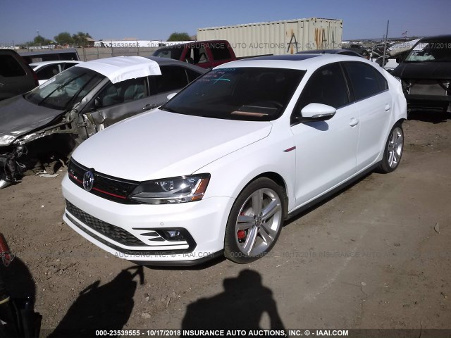 3VW5T7AJ6HM307949 - 2017 VOLKSWAGEN JETTA GLI WHITE photo 2