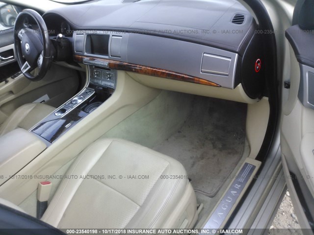 SAJWA06B29HR27498 - 2009 JAGUAR XF PREMIUM LUXURY GOLD photo 5