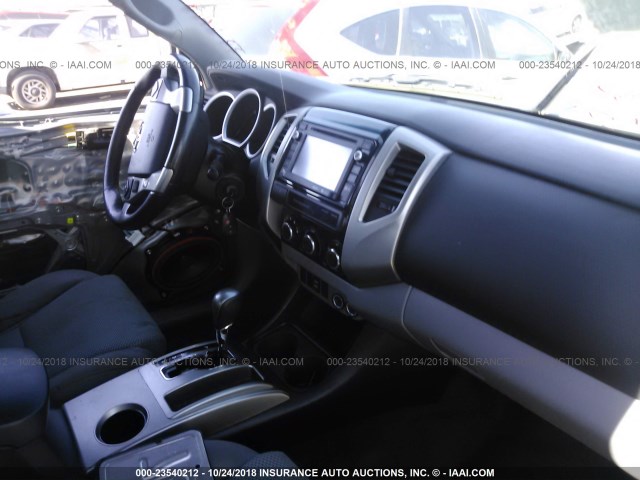 3TMJU4GN6FM190863 - 2015 TOYOTA TACOMA DOUBLE CAB PRERUNNER SILVER photo 5