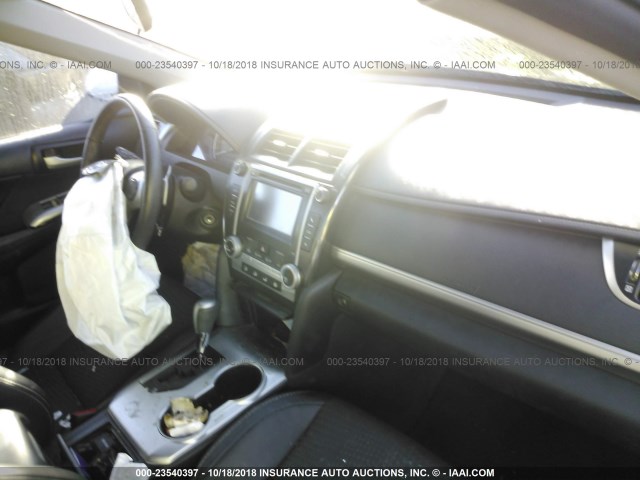 4T1BF1FK1DU224202 - 2013 TOYOTA CAMRY L/SE/LE/XLE 黑色 照片 5