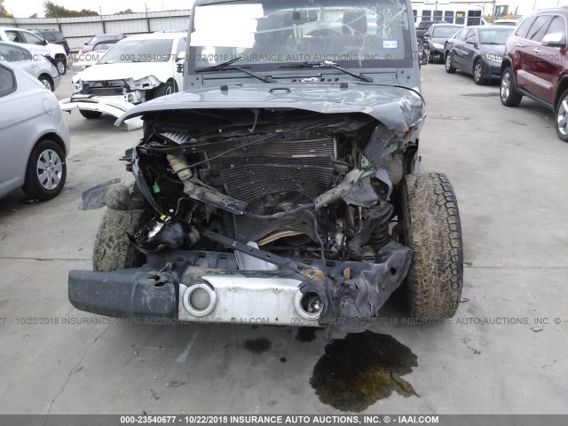 1C4BJWEG2EL146968 - 2014 JEEP WRANGLER UNLIMITE SAHARA BLUE photo 6