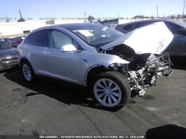 5YJXCAE29JF110215 - 2018 TESLA MODEL X SILVER photo 1