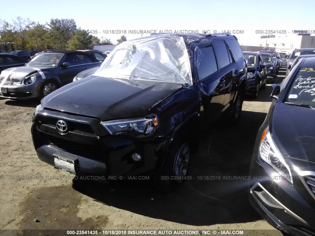 JTEBU5JRXH5416798 - 2017 TOYOTA 4RUNNER SR5 PREM/LTDL/TRAIL/TRD BLACK photo 2