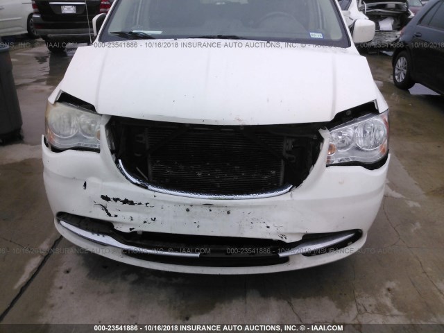 2A4RR5DG0BR703070 - 2011 CHRYSLER TOWN & COUNTRY TOURING WHITE photo 6