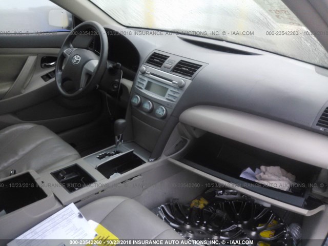 4T1BE46K48U203886 - 2008 TOYOTA CAMRY CE/LE/XLE/SE GRAY photo 5