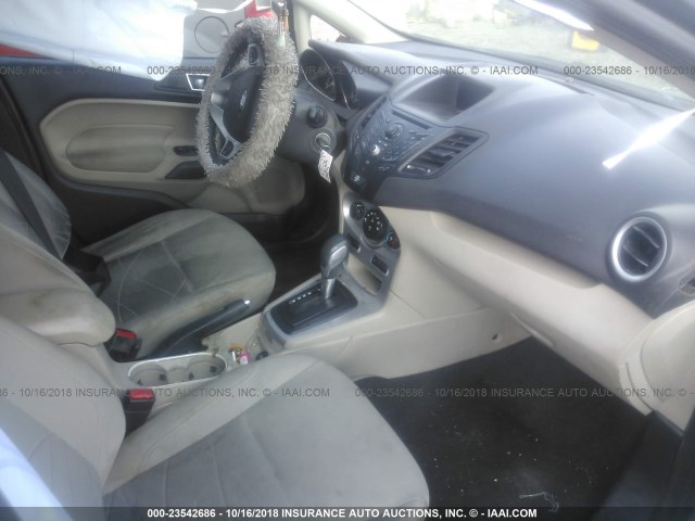 3FADP4BJXEM148788 - 2014 FORD FIESTA SE GRAY photo 5