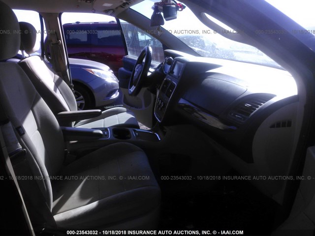 2C4RDGCG7DR791281 - 2013 DODGE GRAND CARAVAN SXT Dark Blue photo 5