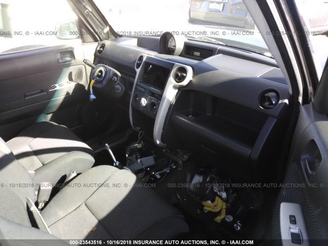 JTLKT334954002740 - 2005 TOYOTA SCION XB Qara foto 5