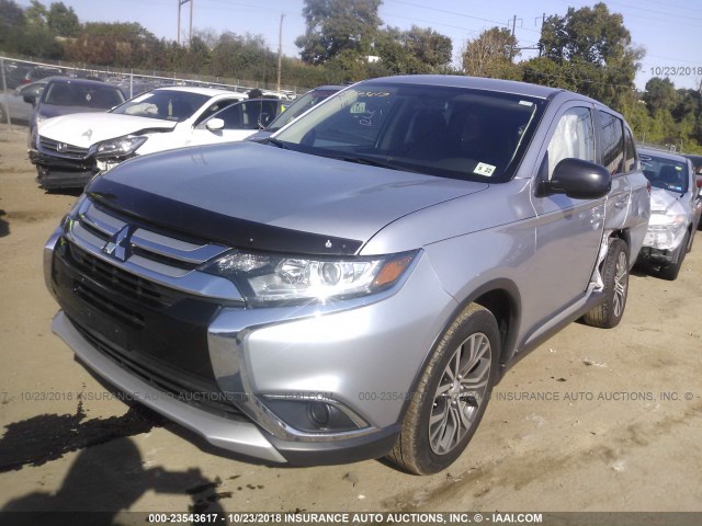 JA4AD2A34HZ006947 - 2017 MITSUBISHI OUTLANDER ES SILVER photo 2