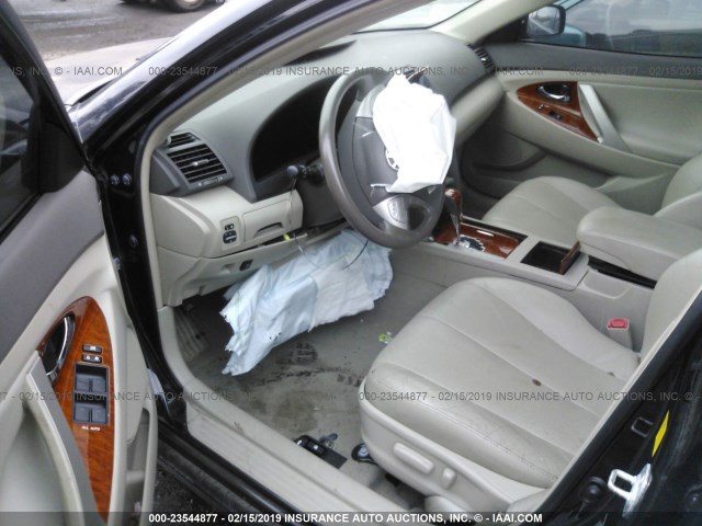 4T4BF3EK4BR148085 - 2011 TOYOTA CAMRY SE/LE/XLE 黑色 照片 5