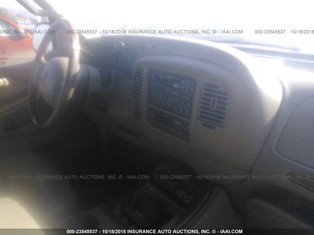 5LMFU28R01LJ09810 - 2001 LINCOLN NAVIGATOR WHITE photo 5
