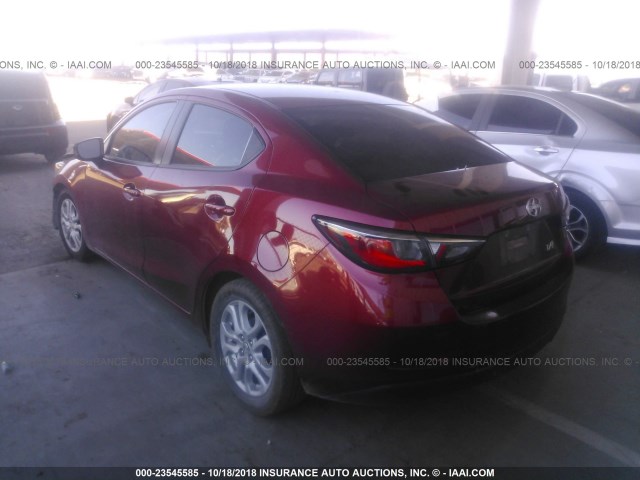 3MYDLBZV5GY117996 - 2016 TOYOTA SCION IA RED photo 3