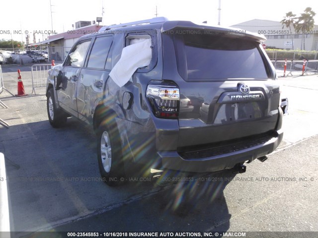 JTEBU5JRXH5418843 - 2017 TOYOTA 4RUNNER SR5 PREM/LTDL/TRAIL/TRD GRAY photo 3