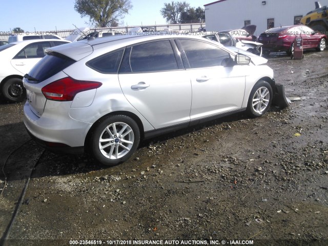 1FADP3K28FL299361 - 2015 FORD FOCUS SE SILVER photo 4